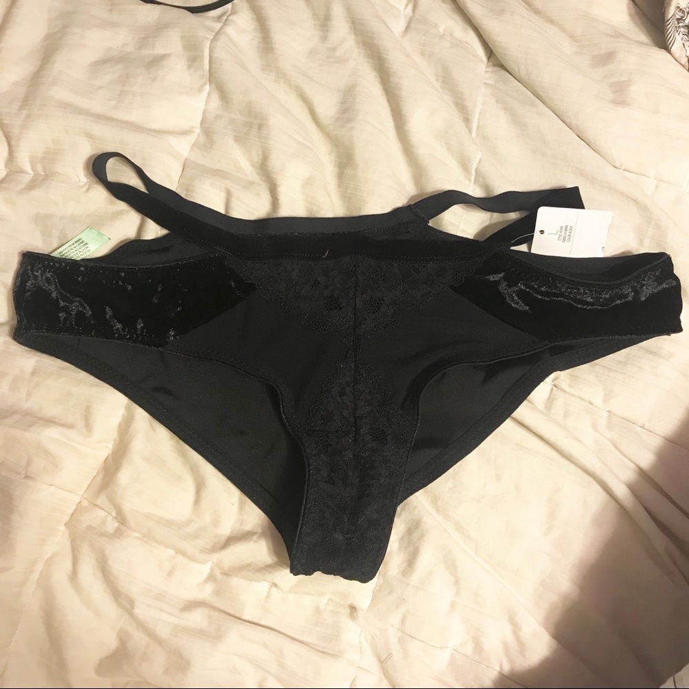 (SOLD) NWT Honeydew black velvet panties, pinup